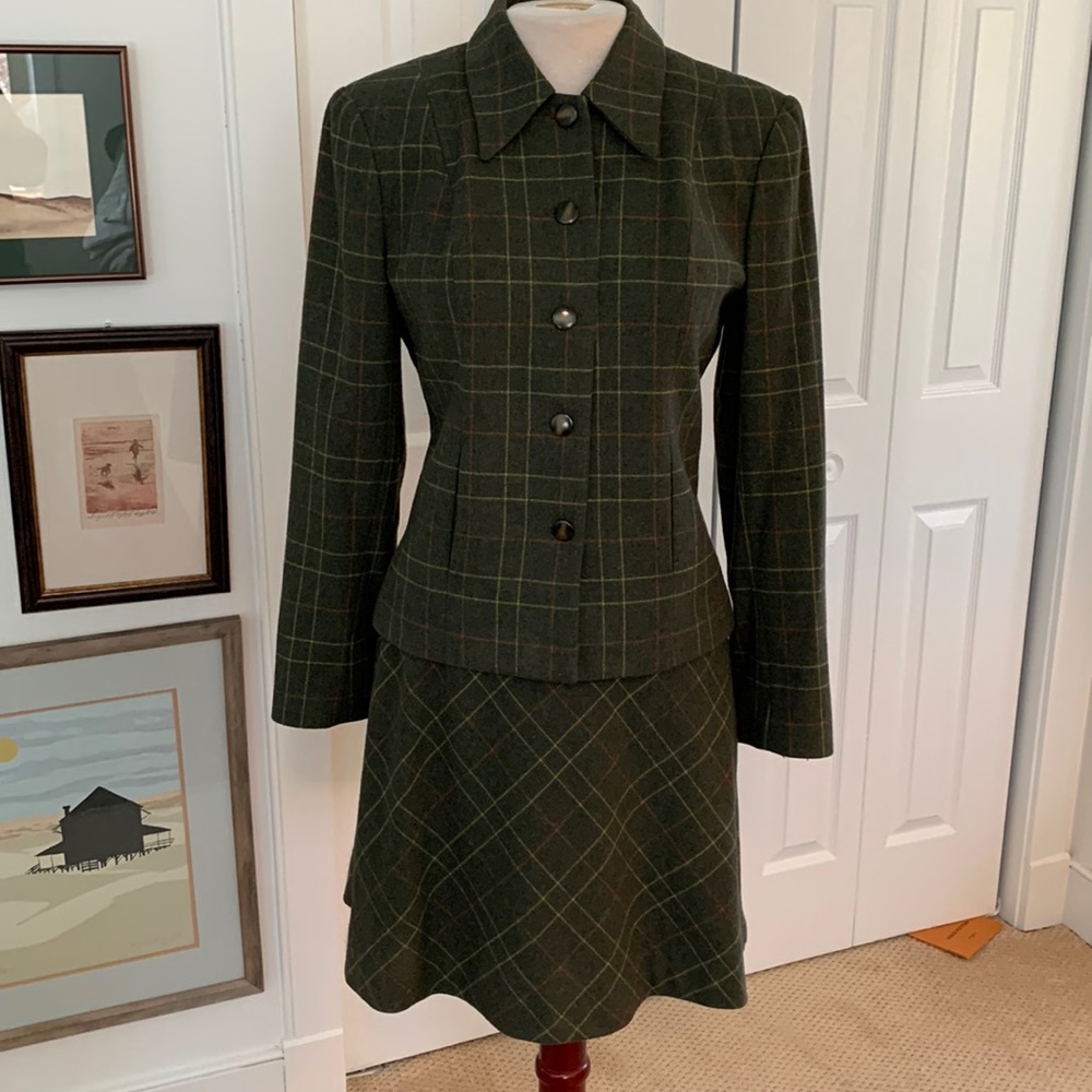 **Renlyn New York Vintage 2 piece Wool Suit Size 6 FINAL SALE PRICE FIRM
